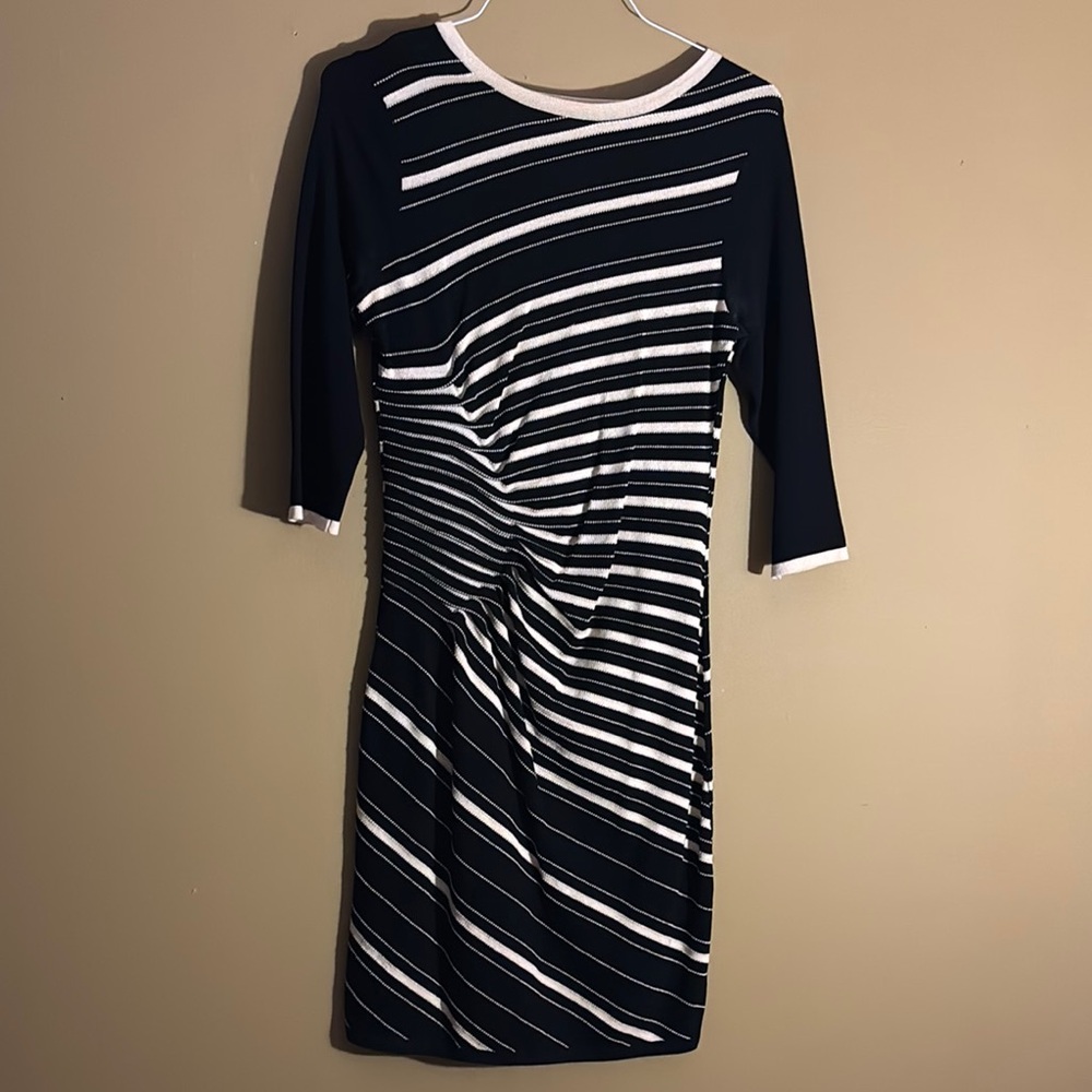 Gabby Skye Black and White Sheath Dress with 3/4 Sleeves